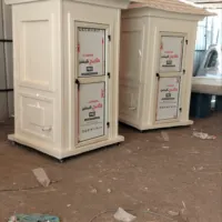 وحدتا دورة مياه متنقلة فيبر جلاس جاهزتان للتسليم